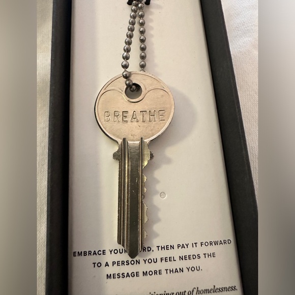The Giving Keys Necklace (Breathe) - Picture 1 of 3